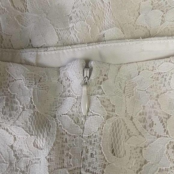 Kensie Pleated Lace Floral Overlay Skirt 12 - Picture 7 of 8